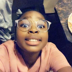 Meet your Posher, Juliana